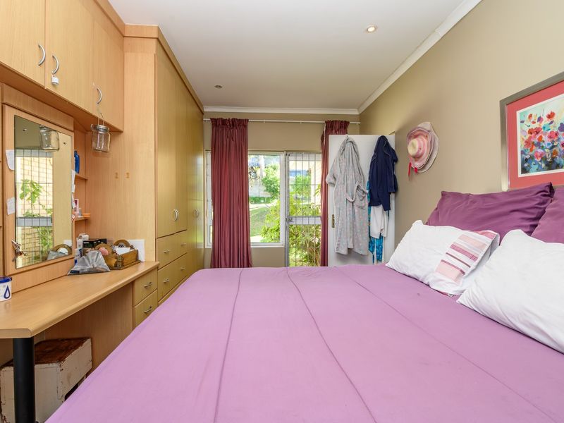 180° Sea View Abode On Show Sunday by Appointment Only 14.30 - 17.00 - Photo 8