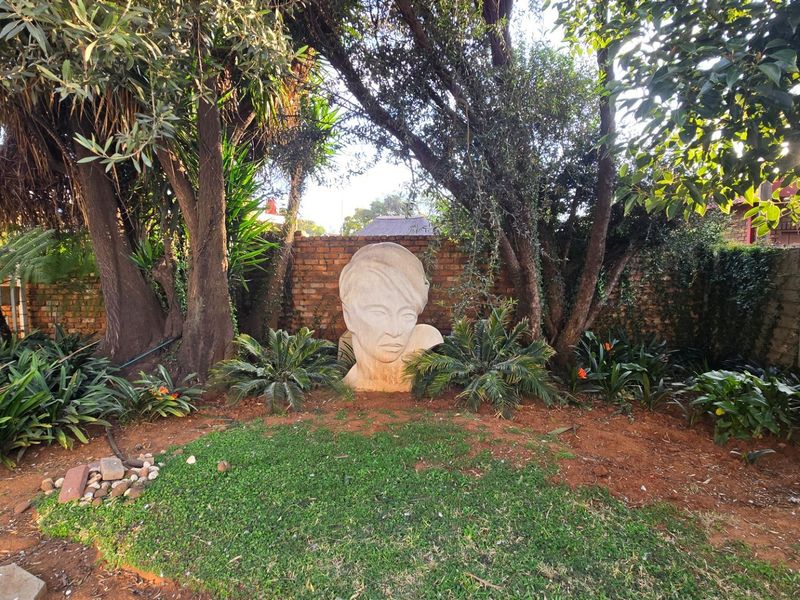 Spacious Family Home with Exceptional Entertainment Areas in Aerorand - Photo 5