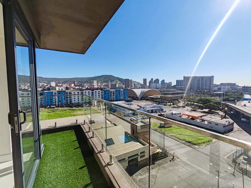 Mountain view Apartments For Sale in Zonnebloem, Cape Town - Photo 2