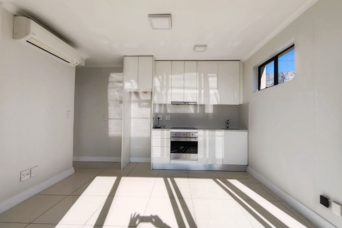 Mountain view Apartments For Sale in Zonnebloem, Cape Town - Photo 5