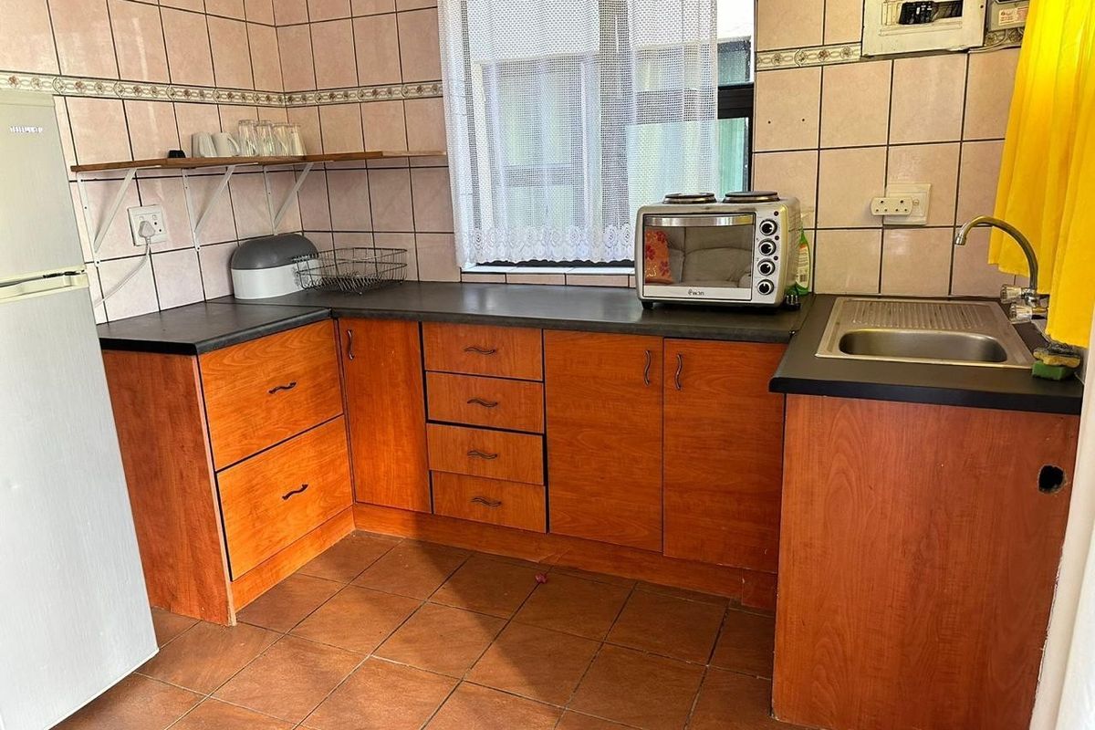 Cottage To Rent in Wendywood, Sandton - Photo 2