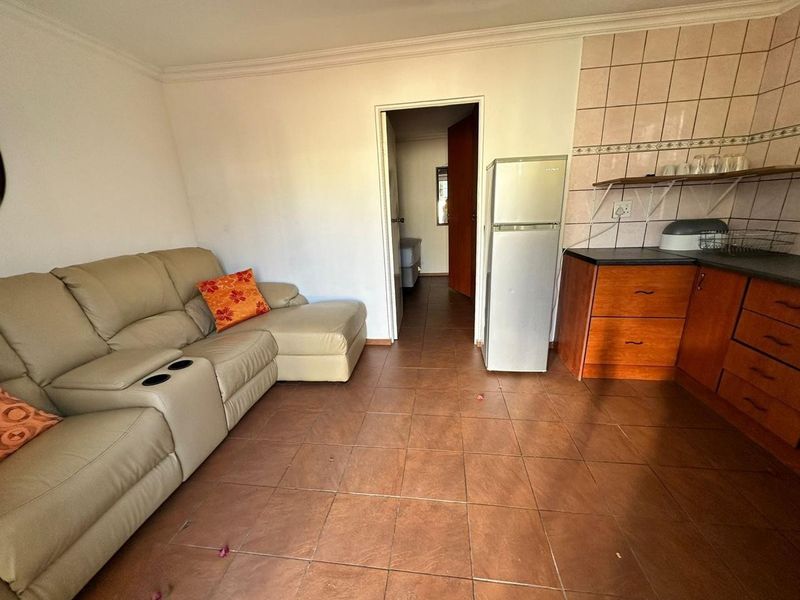 Cottage To Rent in Wendywood, Sandton - Photo 4
