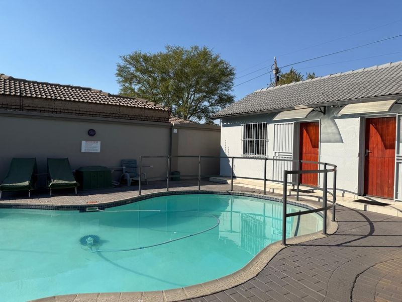 Guest House To Rent in Noordwyk, Midrand - Photo 2