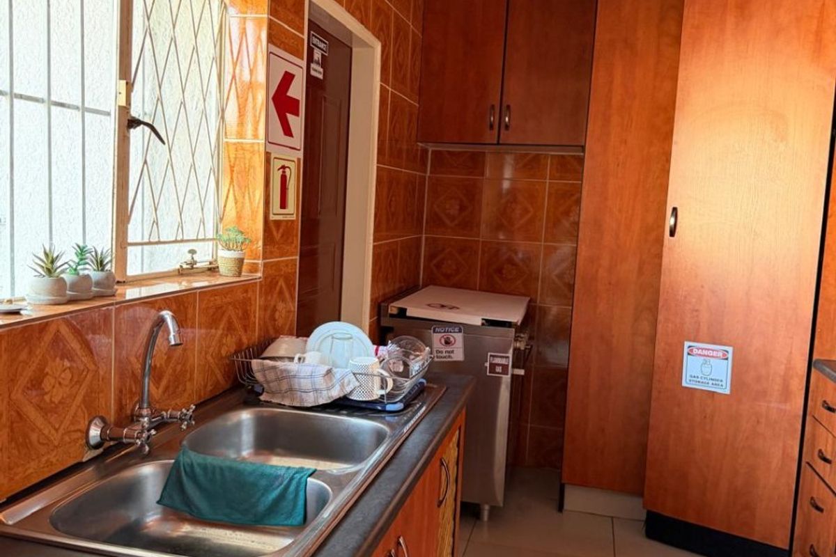 Guest House To Rent in Noordwyk, Midrand - Photo 5