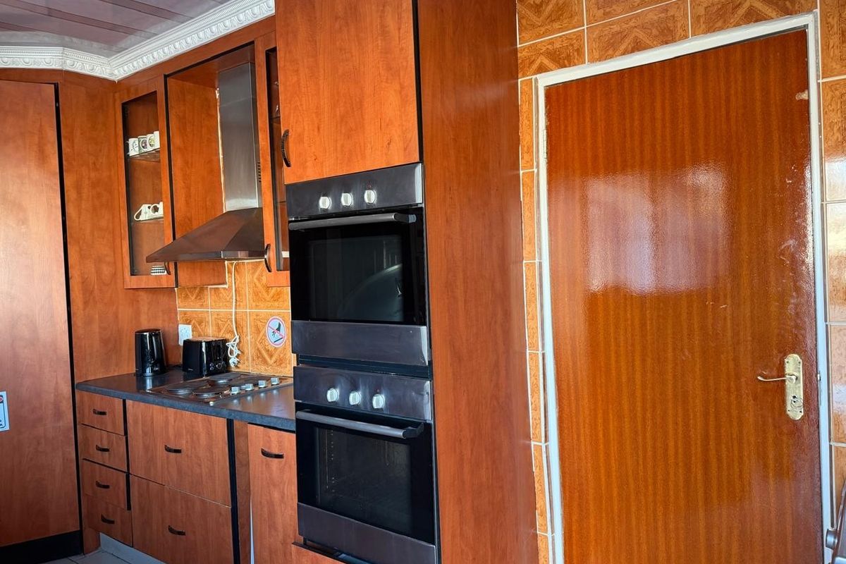 Guest House To Rent in Noordwyk, Midrand - Photo 4