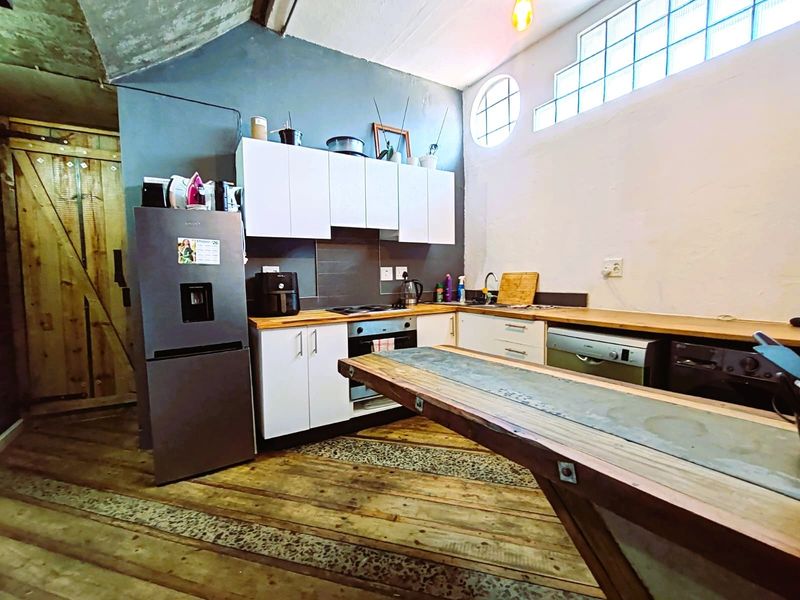 Character-Filled Investment Opportunity with a Mountain view in Burnside, Salt River - Photo 5