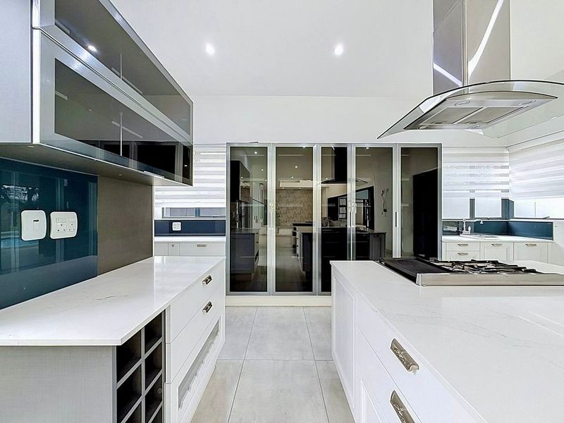 Luxury Modern House To Rent in Waterlake Farm Lifestyle Estate, Pretoria - Photo 5