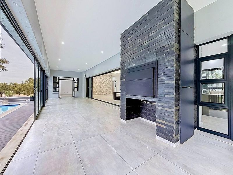 Luxury Modern House To Rent in Waterlake Farm Lifestyle Estate, Pretoria - Photo 9