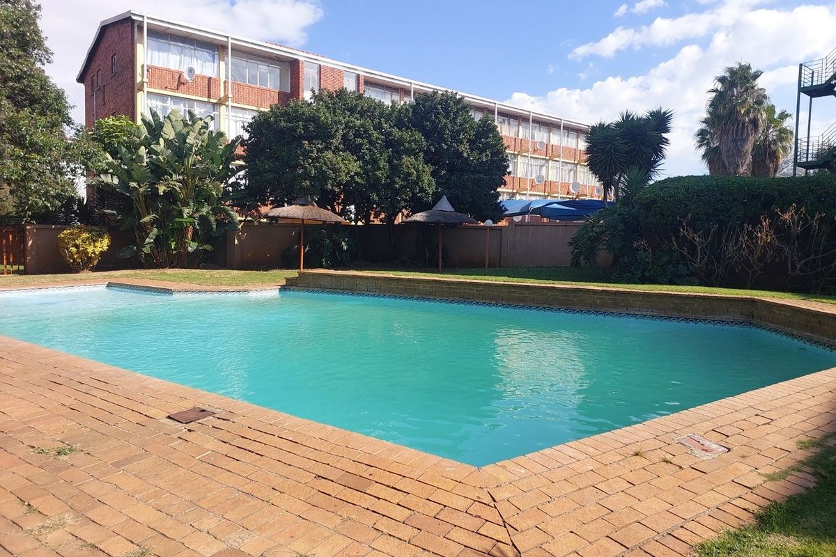 Apartment For Sale in Castleview Germiston Gauteng - Photo 2