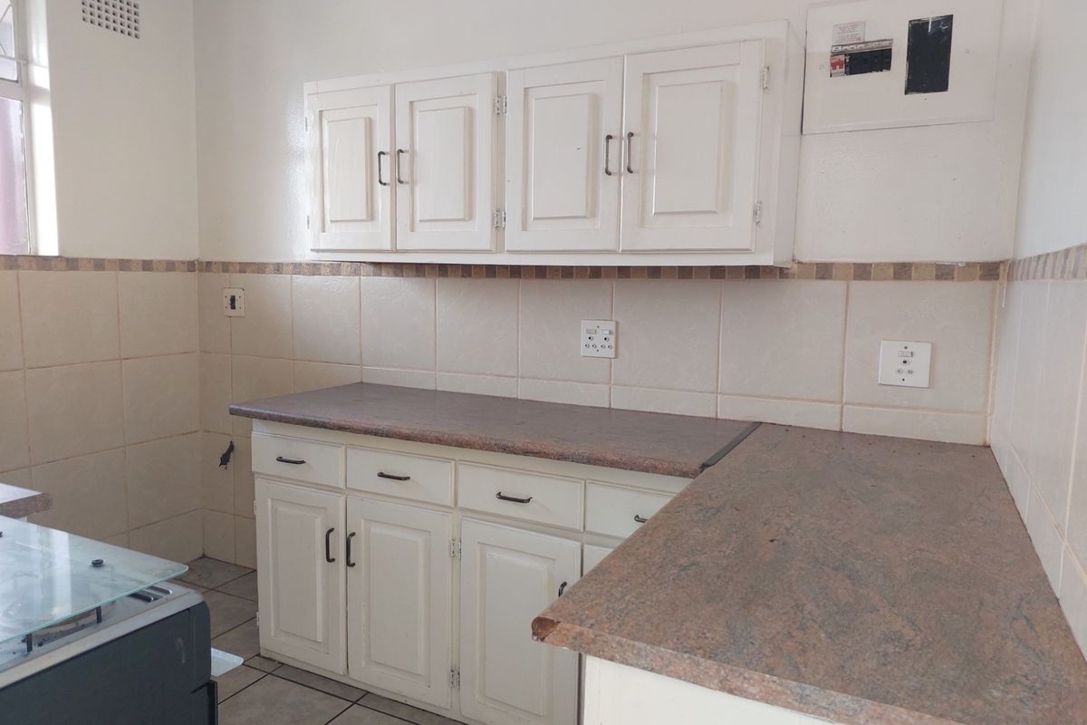 Apartment For Sale in Castleview Germiston Gauteng - Photo 4
