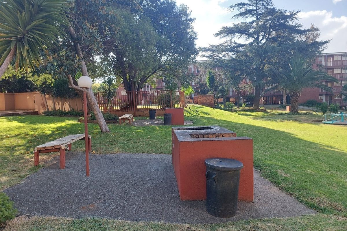 Apartment For Sale in Castleview Germiston Gauteng - Photo 3