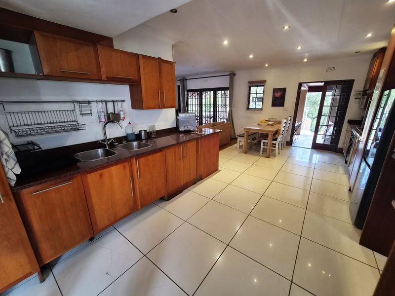 House For Sale in Paulshof, Sandton - Photo 10