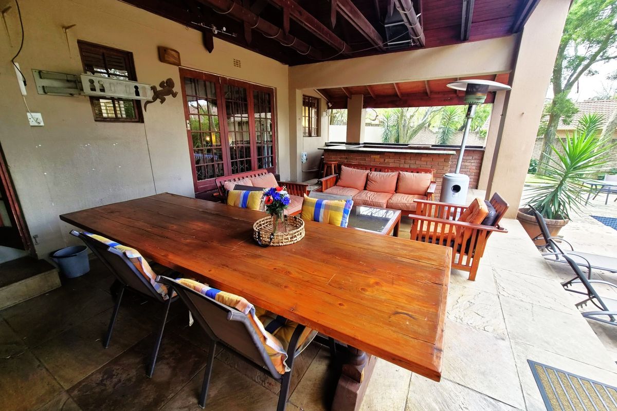 House For Sale in Paulshof, Sandton - Photo 5