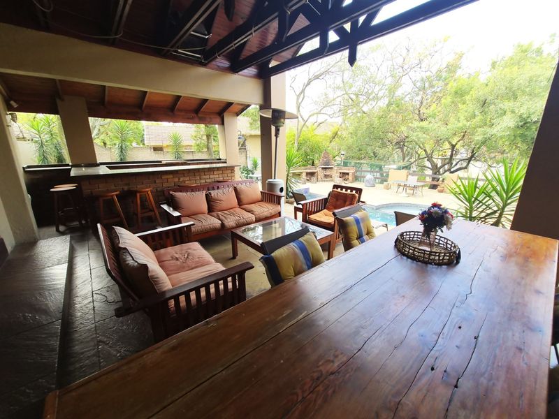House For Sale in Paulshof, Sandton - Photo 6