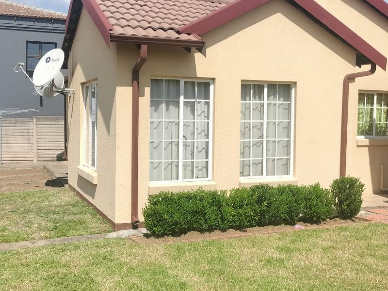 3-Bedroom House for Sale in Olievenhoutbosch, Centurion - Photo 1
