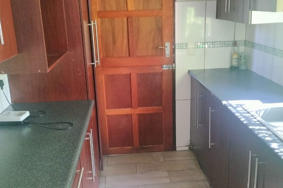 3-Bedroom House for Sale in Olievenhoutbosch, Centurion - Photo 4