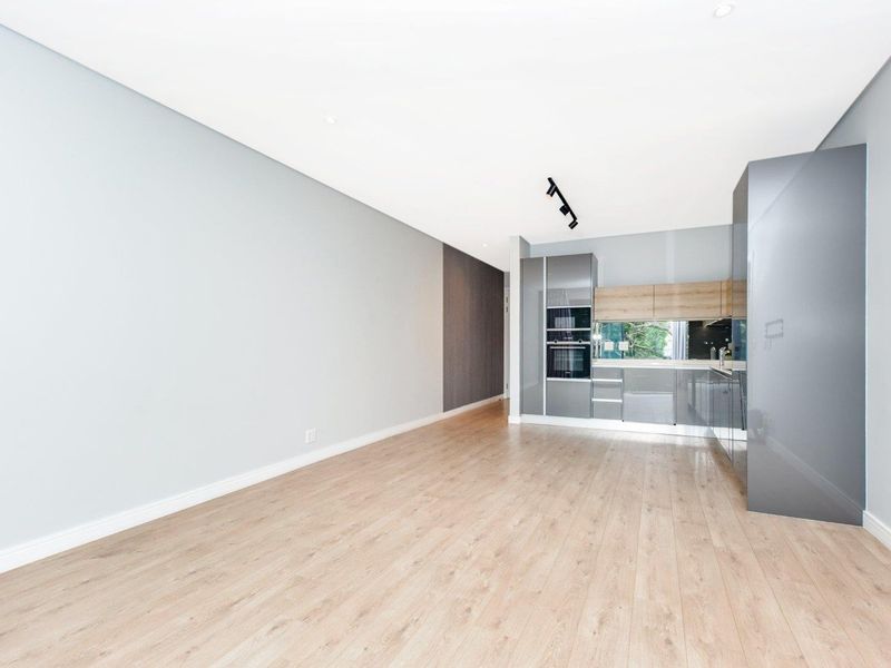 High-Design Luxury Meets Elite Urban Living: Impeccable 2-Bed, 2-Bath Haven at Tree Tops - Photo 10