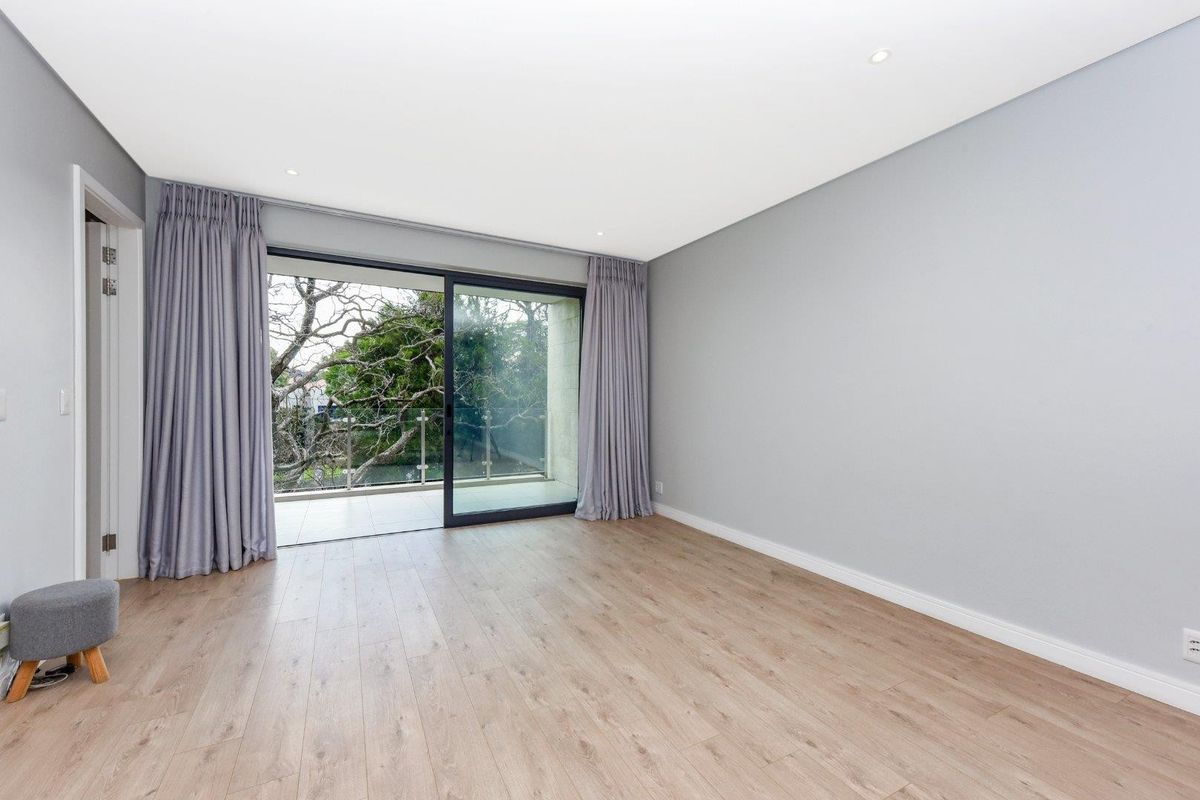 High-Design Luxury Meets Elite Urban Living: Impeccable 2-Bed, 2-Bath Haven at Tree Tops - Photo 5