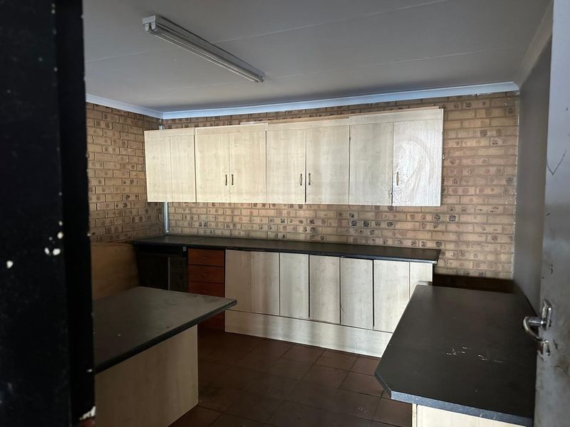 Commercial Property To Rent in Middelburg Central, Middelburg - Photo 6