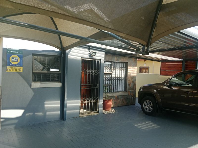 2 Bedroom House For Sale in Soshanguve East Ext 3, Soshanguve East, Soshanguve - Photo 9
