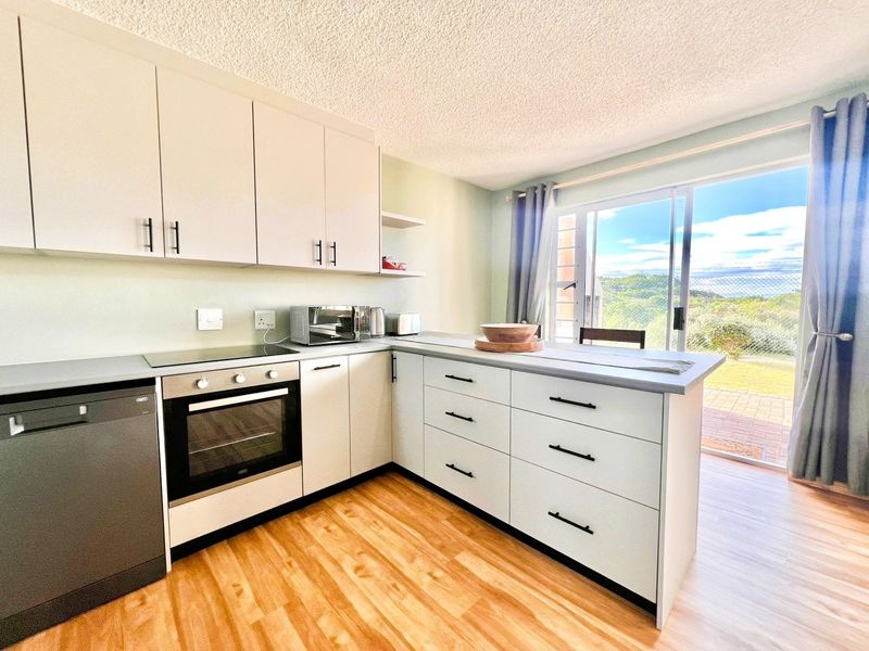 3 Bedroom Sea View Apartment for Sale in Marina Martinique, Jeffreys Bay | Beach Access - Photo 8
