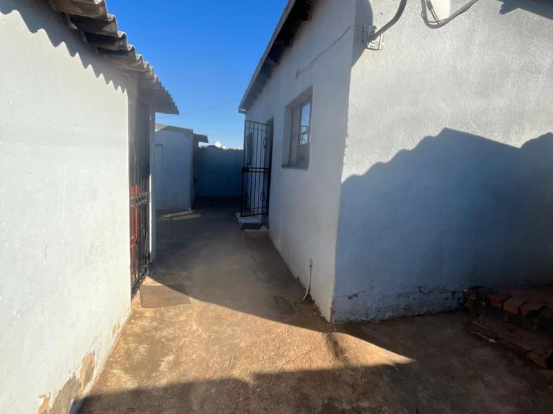 House For Sale in Tladi, Soweto - Photo 7