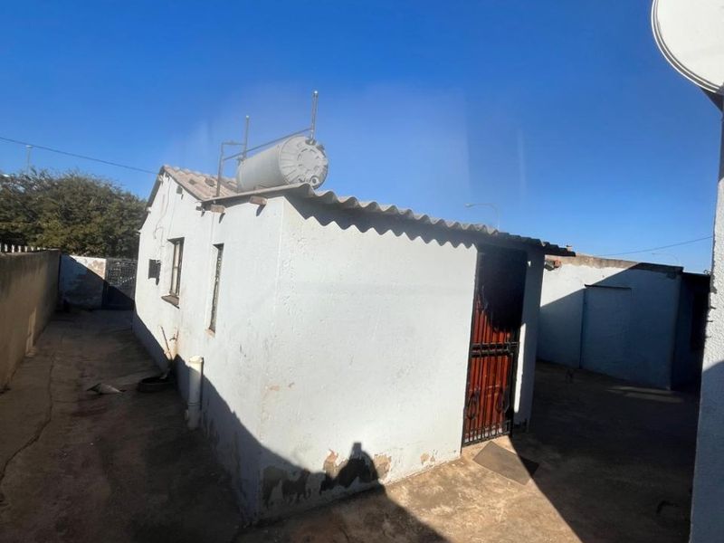 House For Sale in Tladi, Soweto - Photo 5