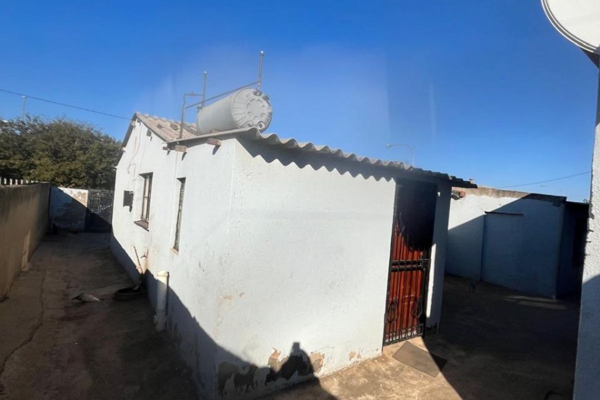 House For Sale in Tladi, Soweto - Photo 5