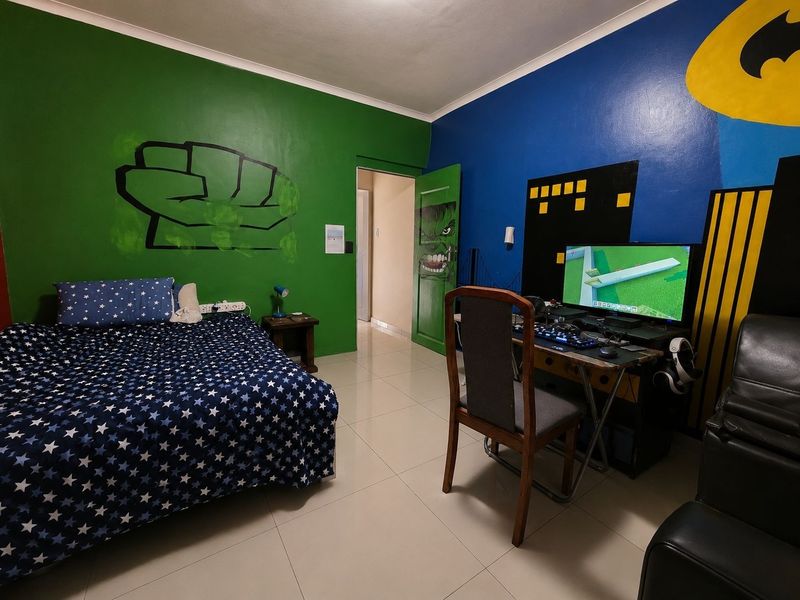 Spacious Family Home With Flat - Photo 9