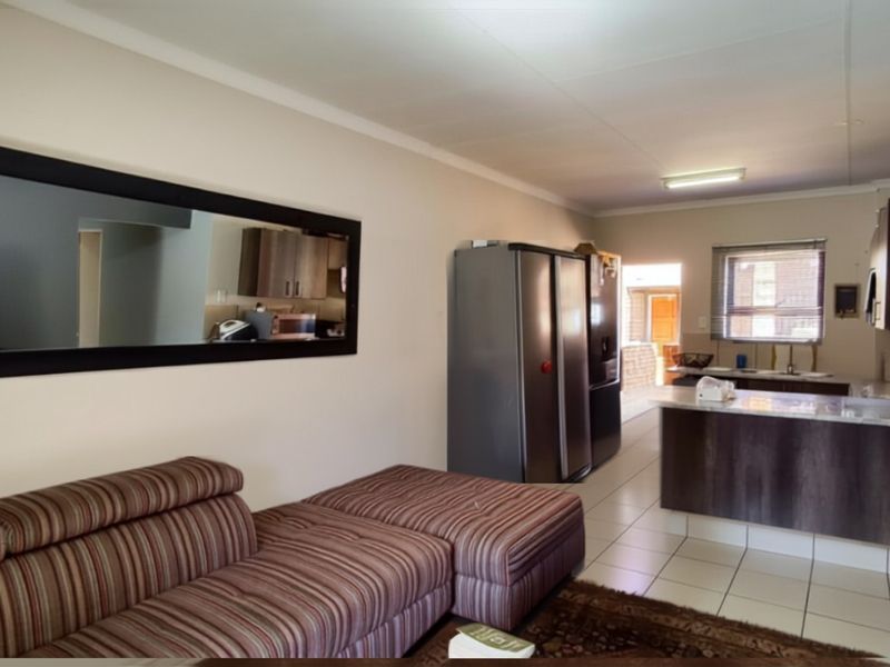 Apartment For Sale in Witfield, Boksburg R750 000. - Photo 3