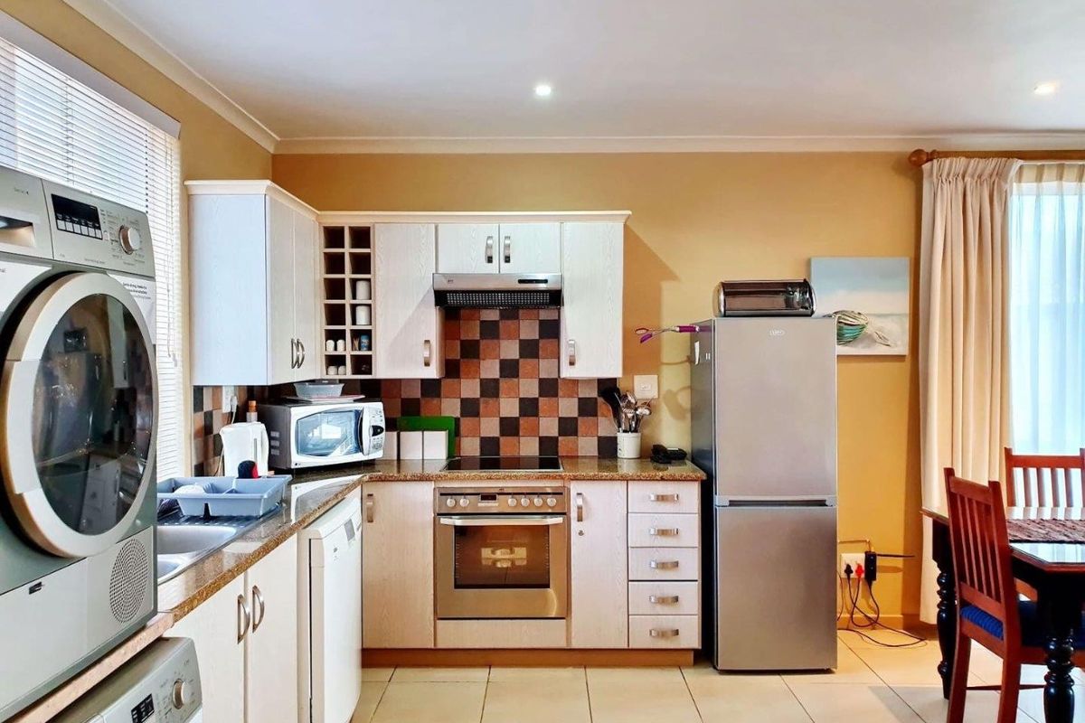 Golf Villa With Ocean Views, Investment and Safe! - Photo 2