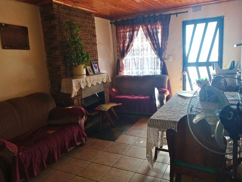 Spacious 3 Bedroom Home for Sale in Belhar - Photo 3
