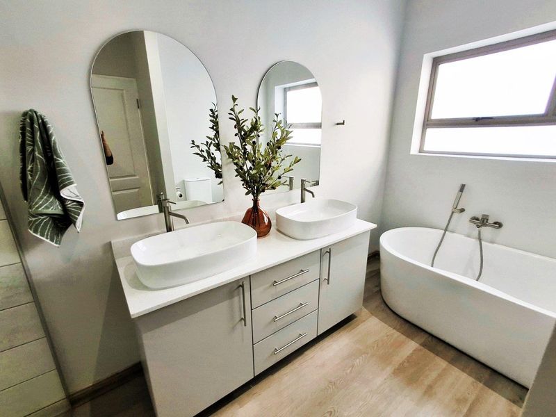House For Sale in Stilbaai Wes, Stilbaai - Photo 3