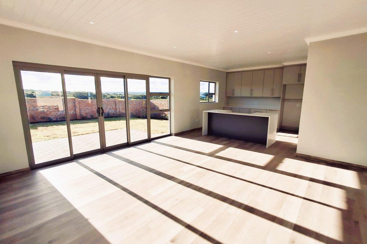 House For Sale in Stilbaai Wes, Stilbaai - Photo 5