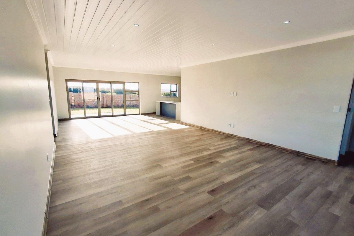 House For Sale in Stilbaai Wes, Stilbaai - Photo 4