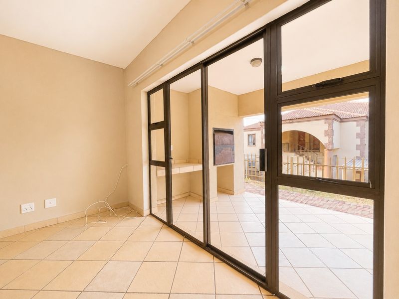 Ground Floor Investment Gem in Stonehenge - Ideal for First-Time Buyers or Investors - Photo 6