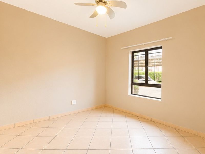 Ground Floor Investment Gem in Stonehenge - Ideal for First-Time Buyers or Investors - Photo 10