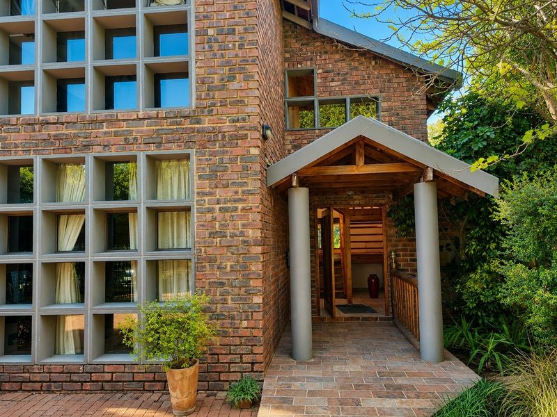 House For Sale in Elarduspark, Pretoria - Photo 2