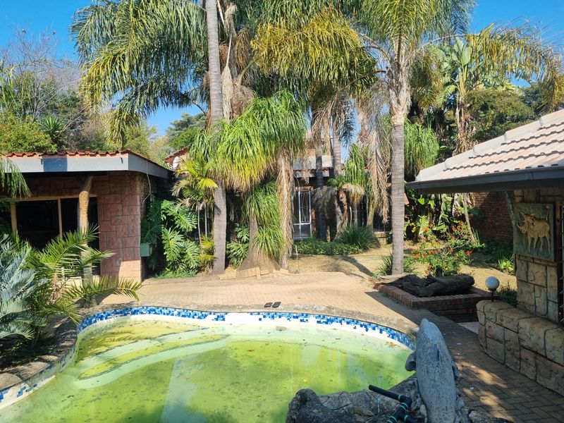House For Sale in Elarduspark, Pretoria - Photo 2