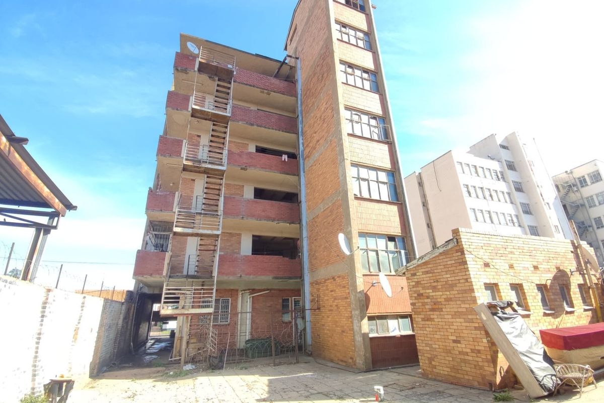 20 Units and 2 Shops For Sale in Klerksdorp Central, Klerksdorp, North West - Photo 2