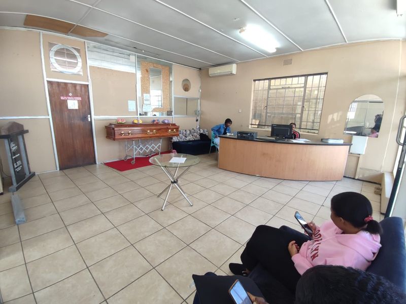 Commercial Property For Sale in Klerksdorp Central, Klerksdorp, North West - Photo 2