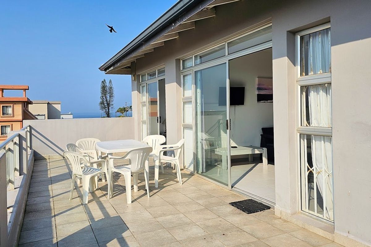 Pristine Spacious 3 Bedroom Apartment Sea Views - Photo 2