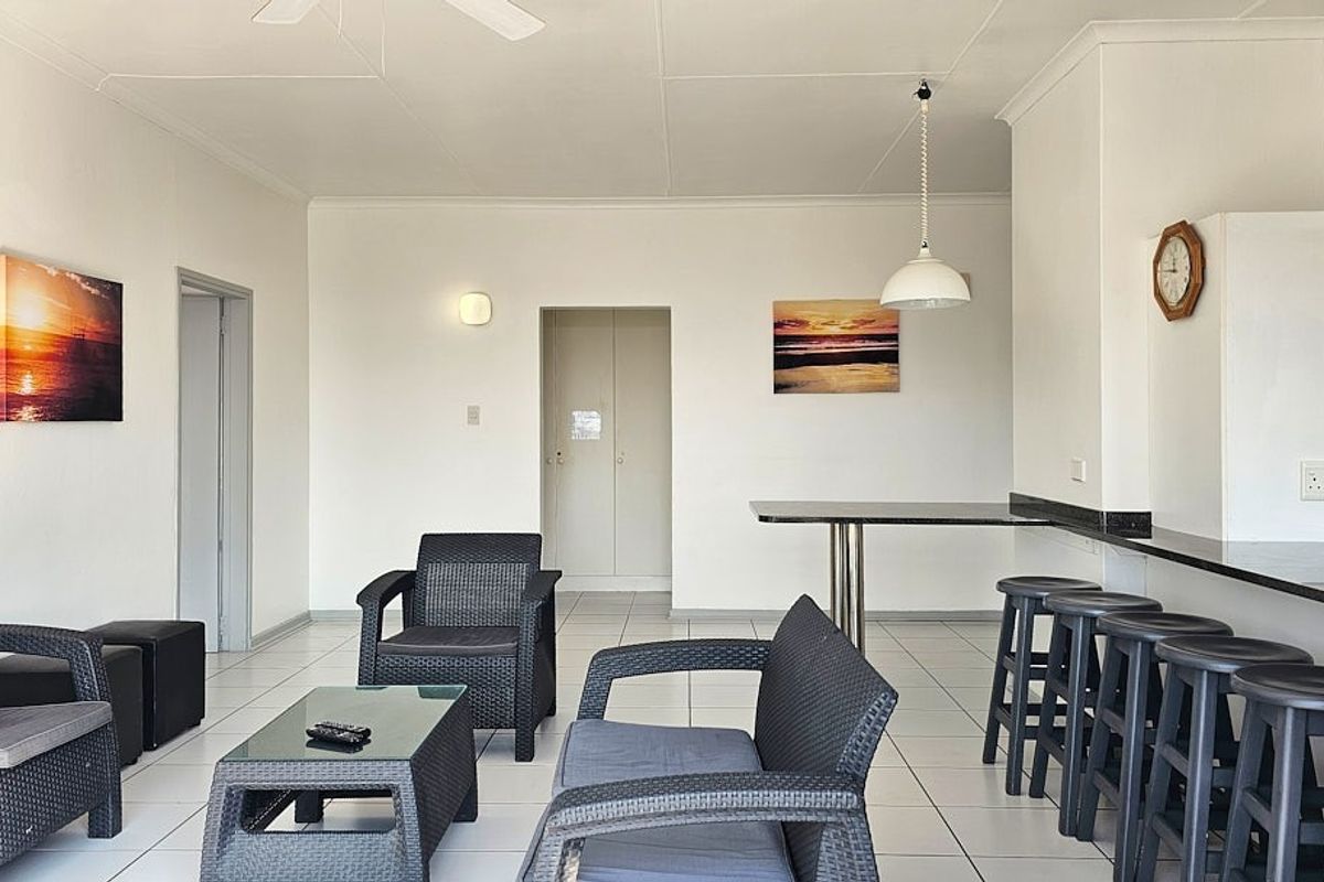 Pristine Spacious 3 Bedroom Apartment Sea Views - Photo 3