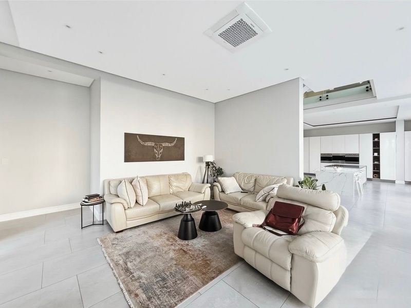 Architectural Masterpiece on the Greenbelt Exceptional Luxury Living - Photo 4
