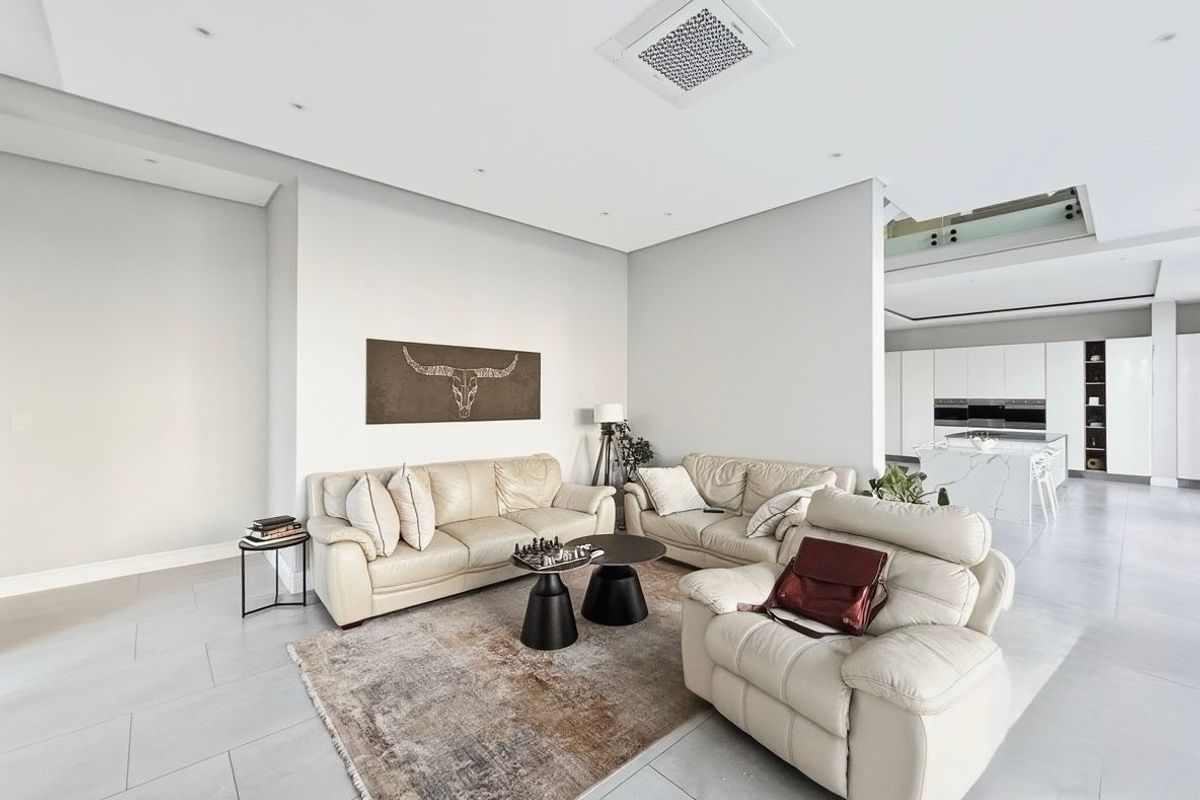 Architectural Masterpiece on the Greenbelt Exceptional Luxury Living - Photo 4