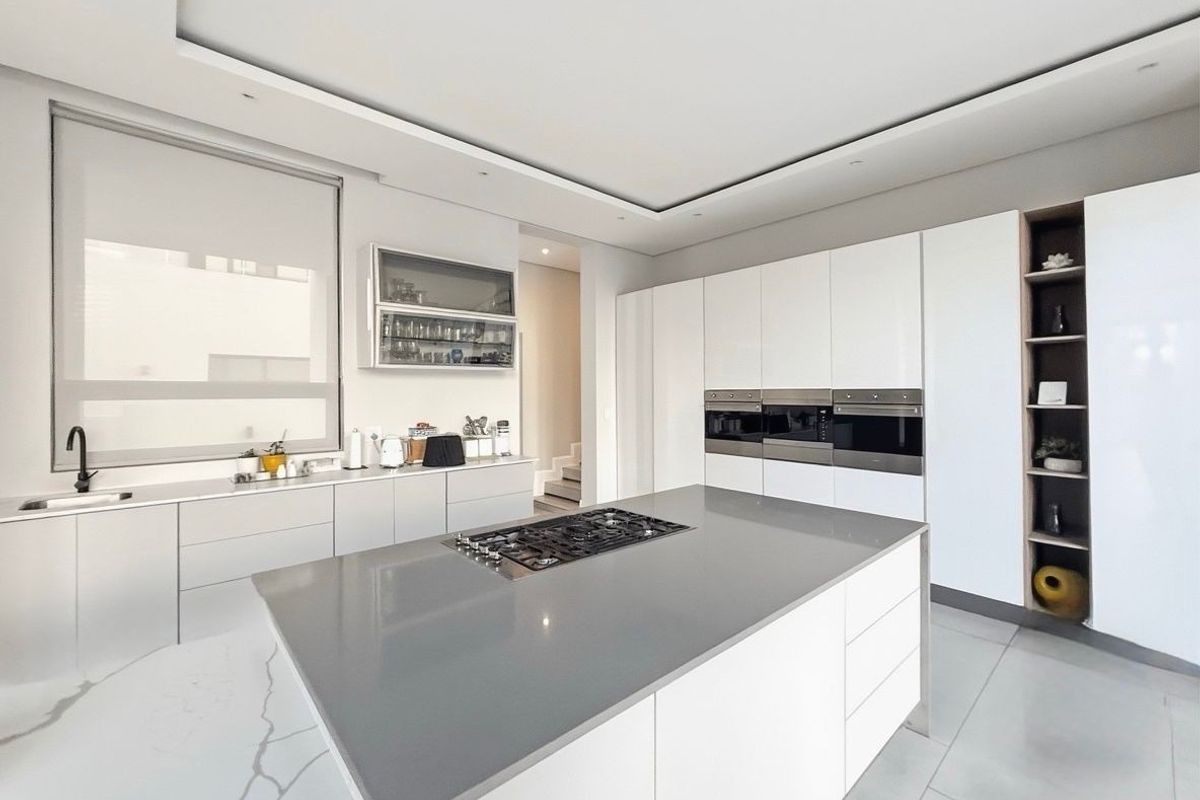 Architectural Masterpiece on the Greenbelt Exceptional Luxury Living - Photo 5