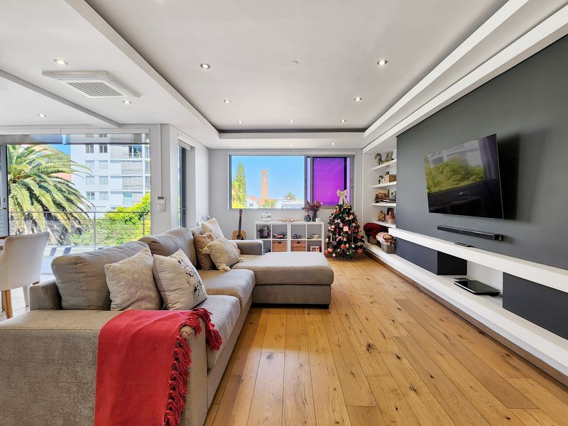 Spectacular Top-Floor Duplex Penthouse with Ocean Views in Prime Green Point Location to Rent - Photo 7