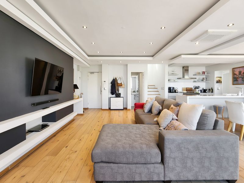 Spectacular Top-Floor Duplex Penthouse with Ocean Views in Prime Green Point Location to Rent - Photo 5