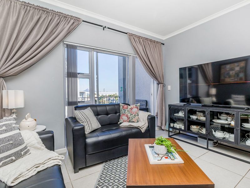 Immaculate 2-Bedroom Apartment in Burgundy Estate - Photo 1
