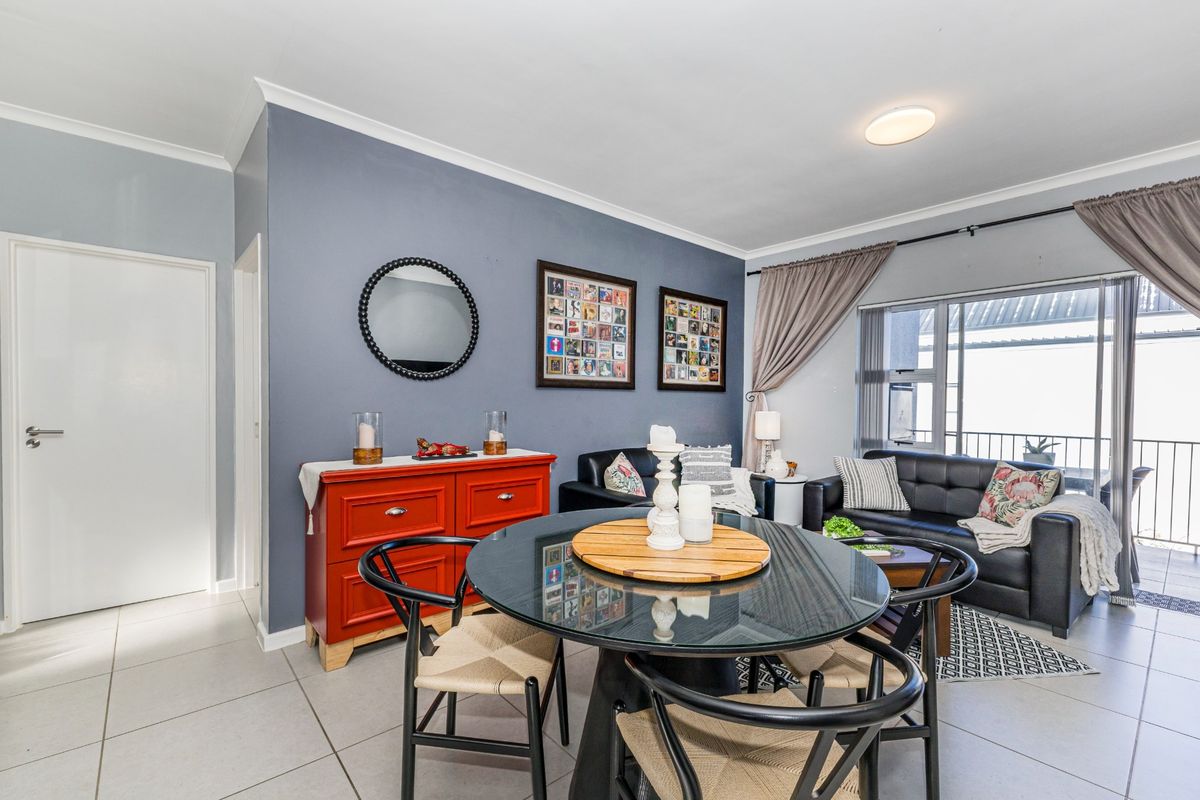Immaculate 2-Bedroom Apartment in Burgundy Estate - Photo 2